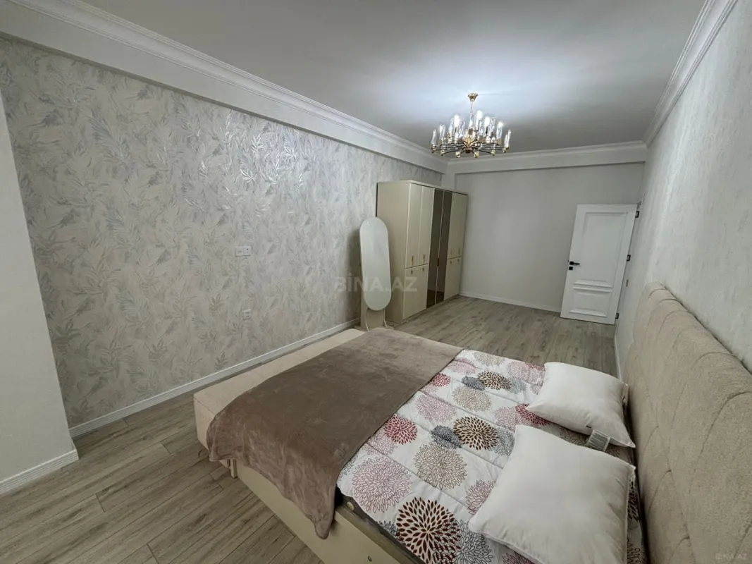 Kirayə verilir 3 otaqlı mənzil 145 m²