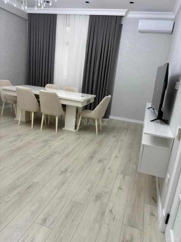 Kirayə verilir 3 otaqlı mənzil 145 m²