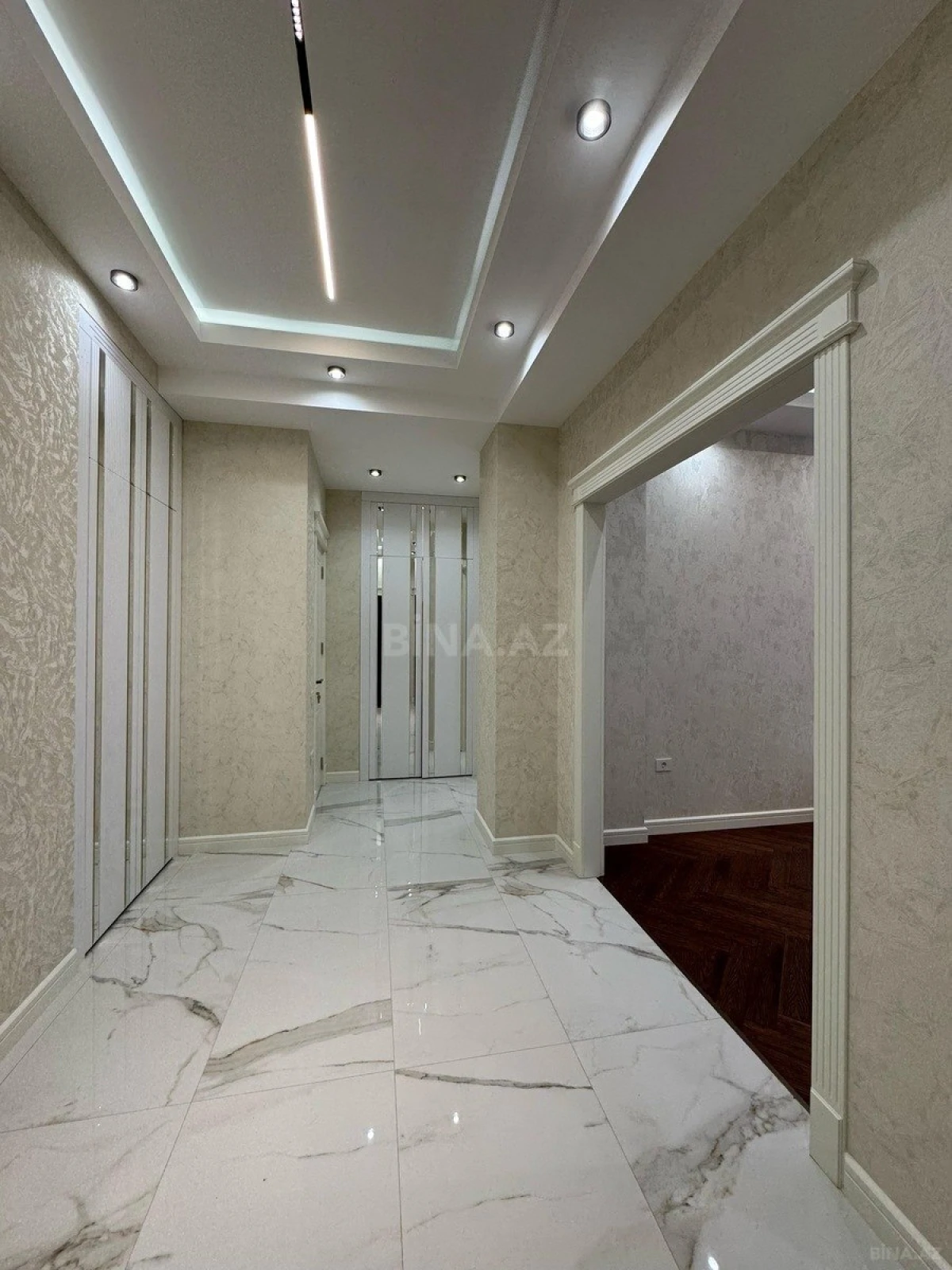 Kirayə verilir 2 otaqlı mənzil 86 m²