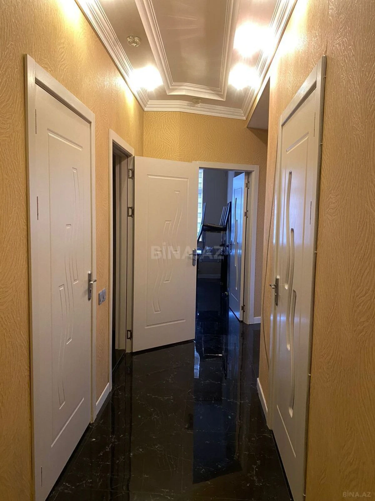 Kirayə verilir 2 otaqlı mənzil 80 m²