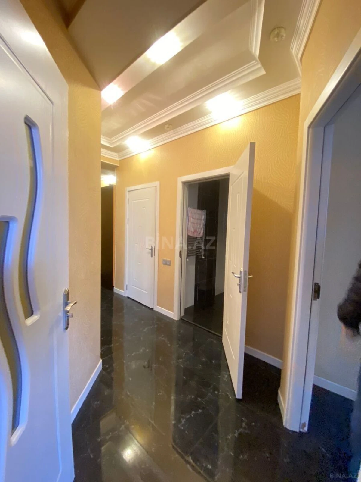 Kirayə verilir 2 otaqlı mənzil 80 m²