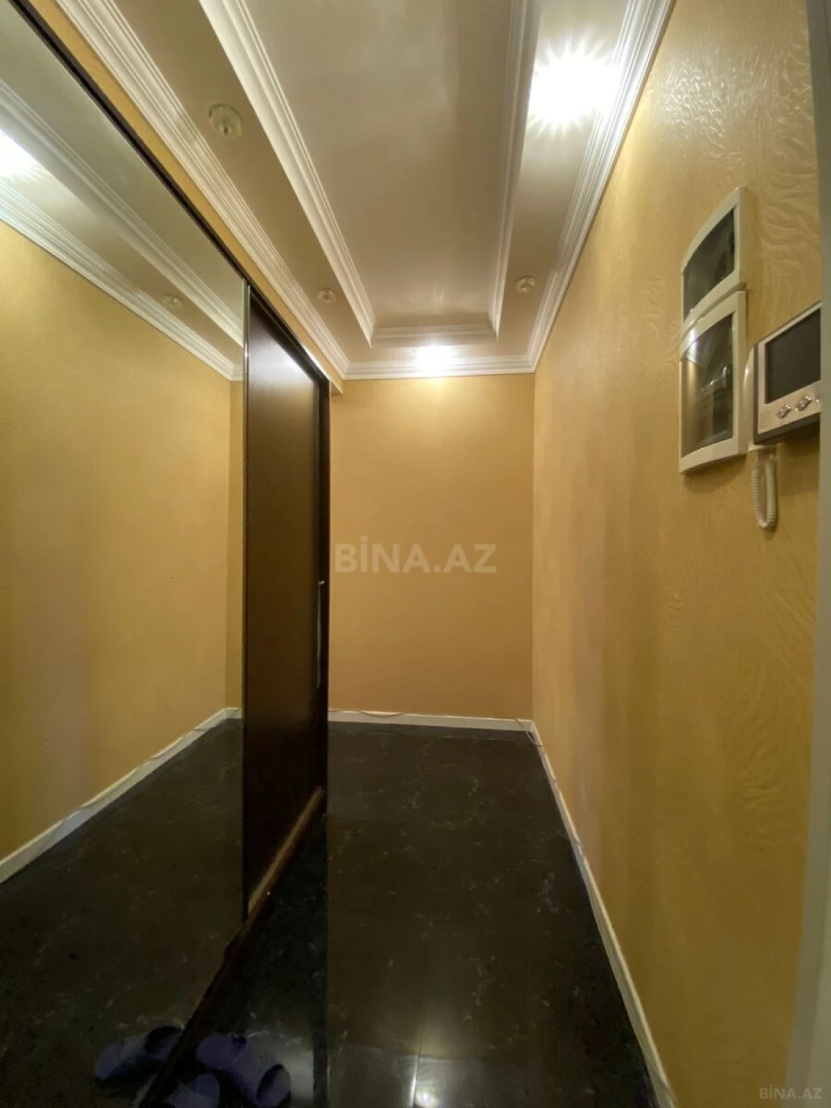 Kirayə verilir 2 otaqlı mənzil 80 m²