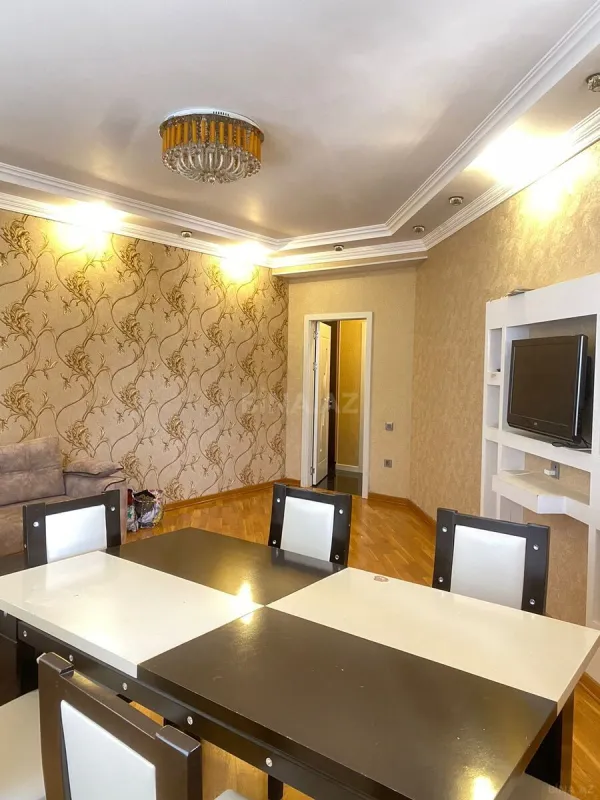 Kirayə verilir 2 otaqlı mənzil 80 m²