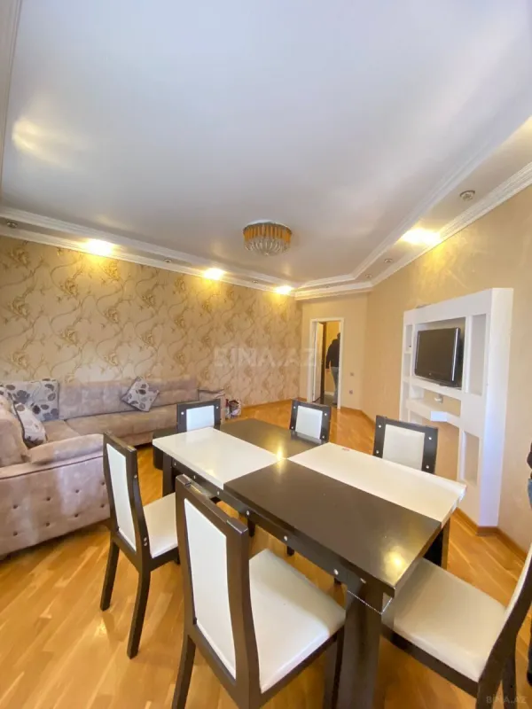 Kirayə verilir 2 otaqlı mənzil 80 m²