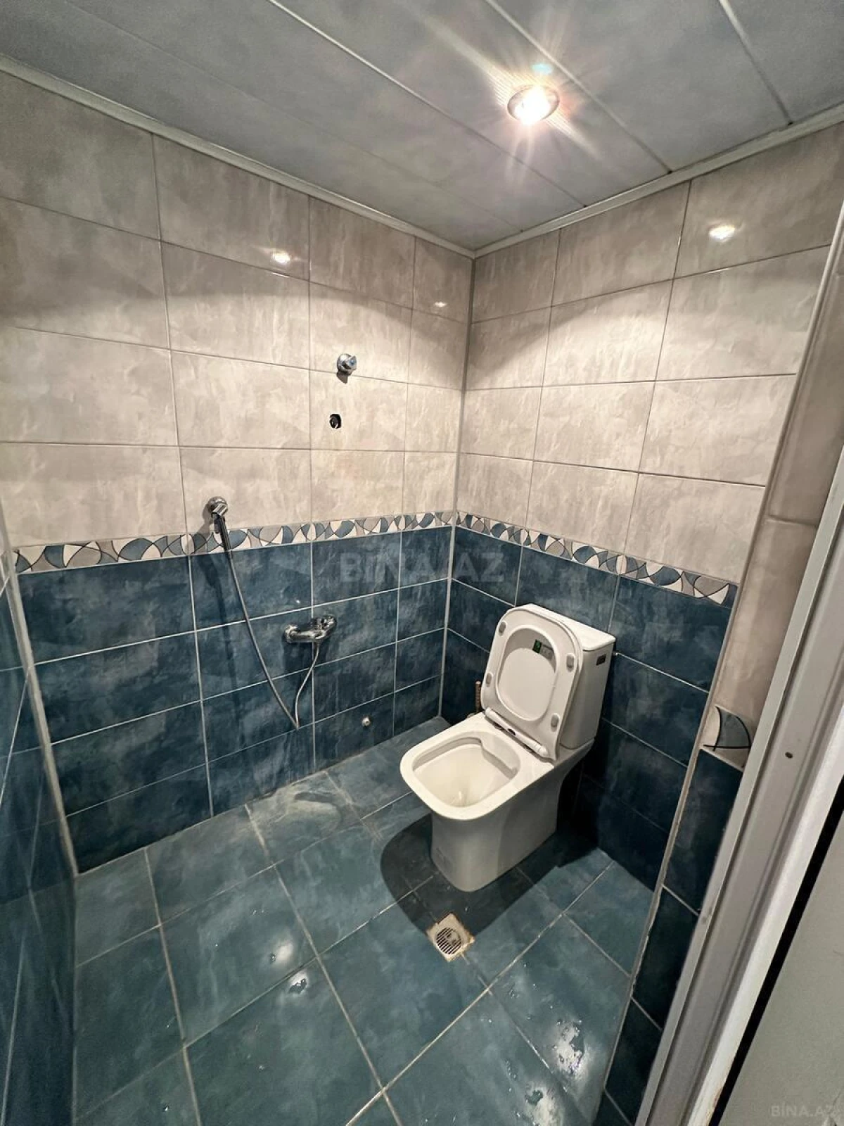 Satılır 2 otaqlı mənzil 70 m²