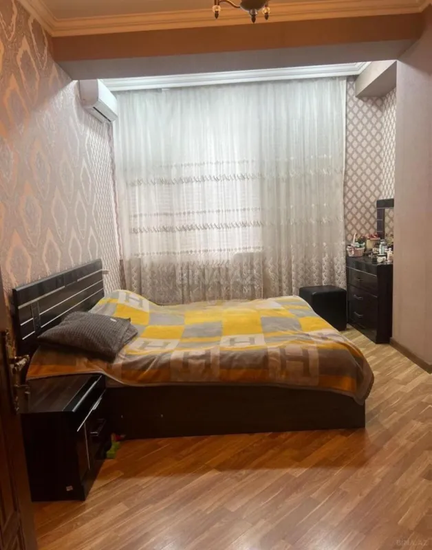Satılır 3 otaqlı mənzil 113 m²