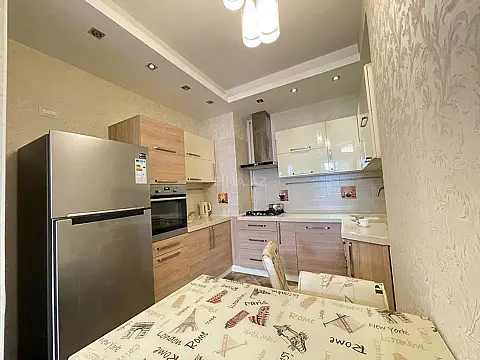 Kirayə verilir 3 otaqlı mənzil 105 m²