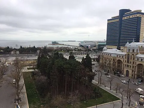 Kirayə verilir 3 otaqlı mənzil 110 m²