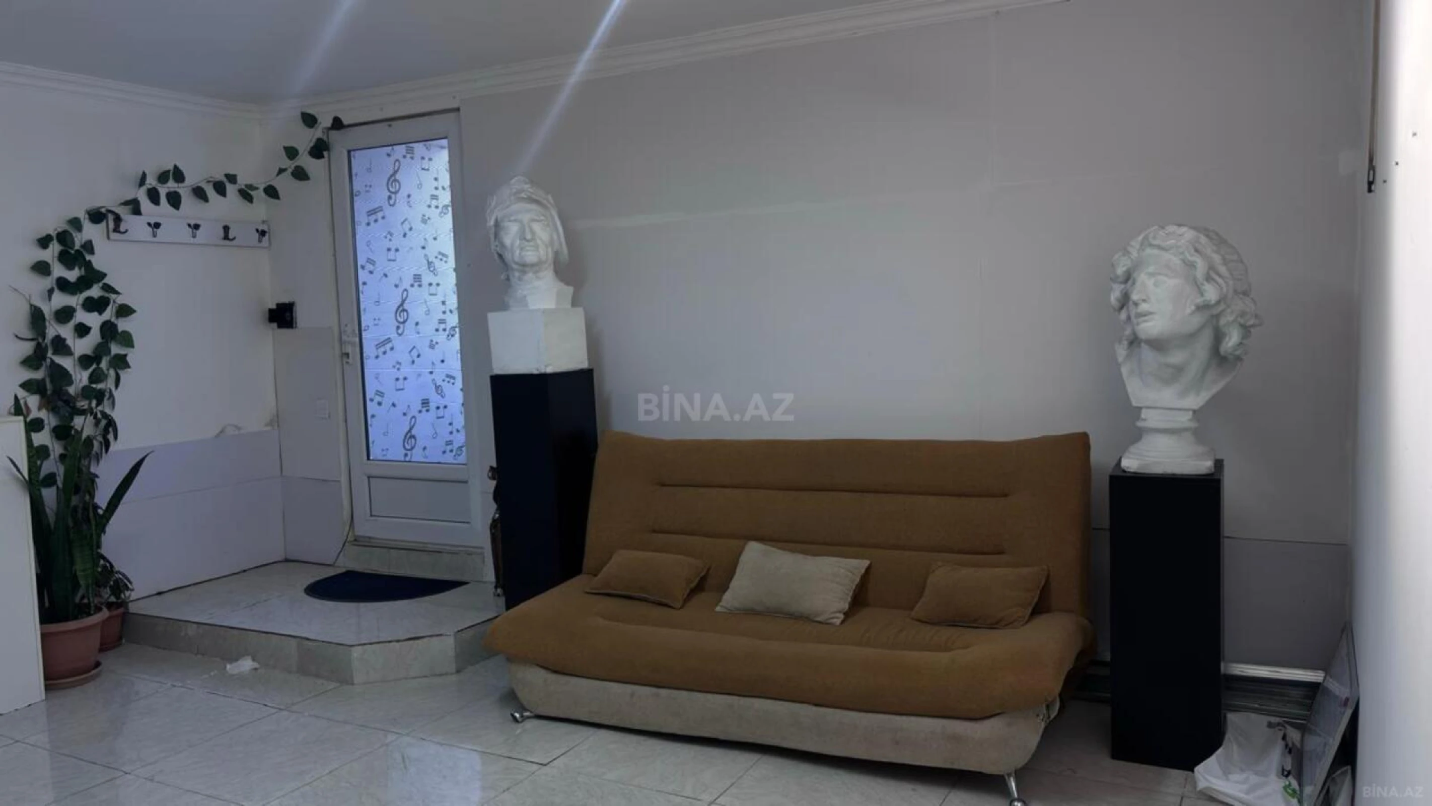 Kirayə verilir obyekt 75 m²