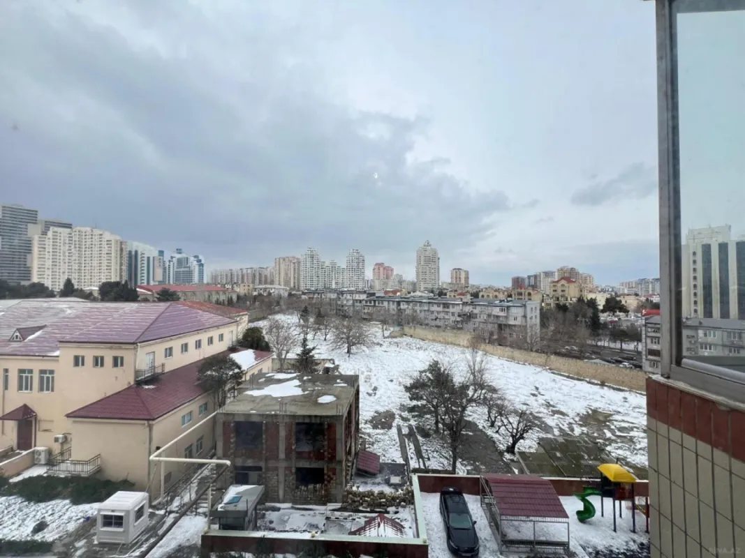 Satılır 3 otaqlı mənzil 170 m²
