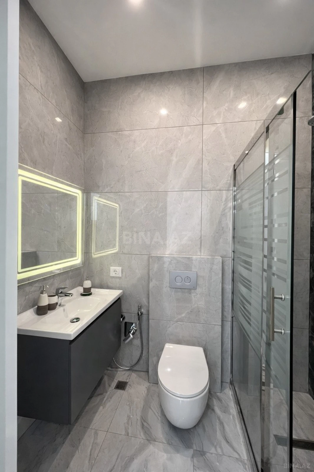 Satılır 2 otaqlı mənzil 55 m²