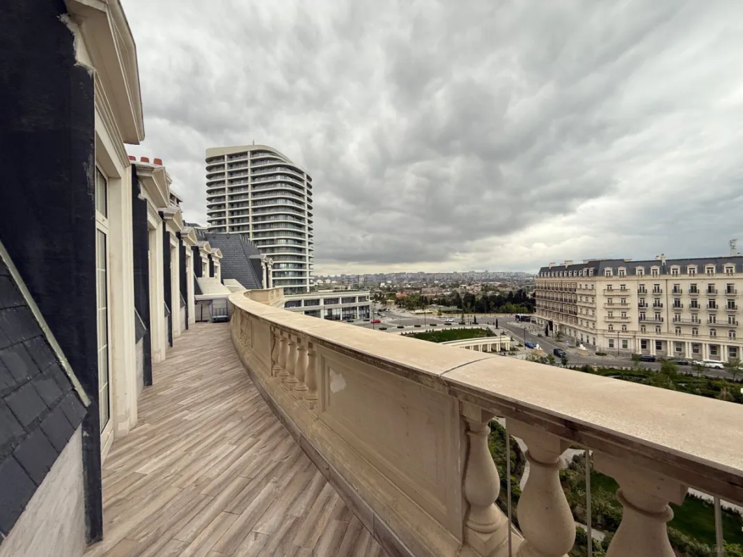 Satılır 3 otaqlı mənzil 115 m²