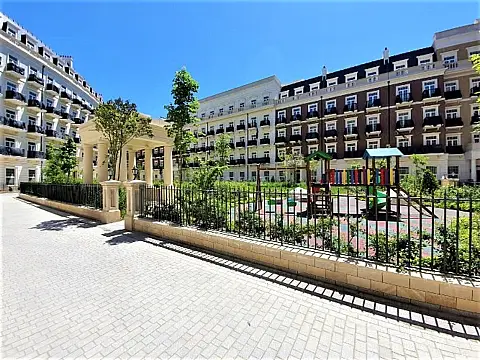 Satılır 3 otaqlı mənzil 115 m²