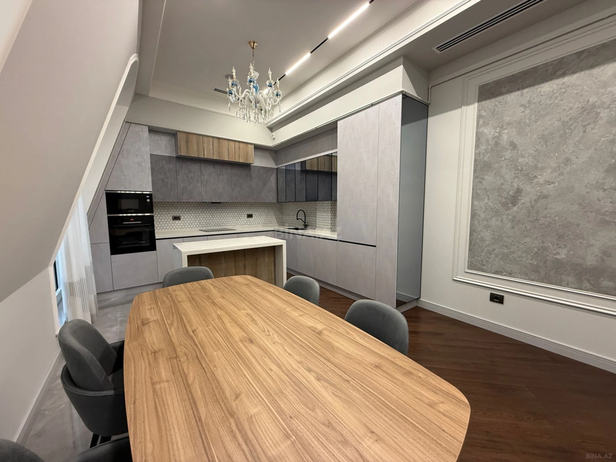 Satılır 3 otaqlı mənzil 115 m²