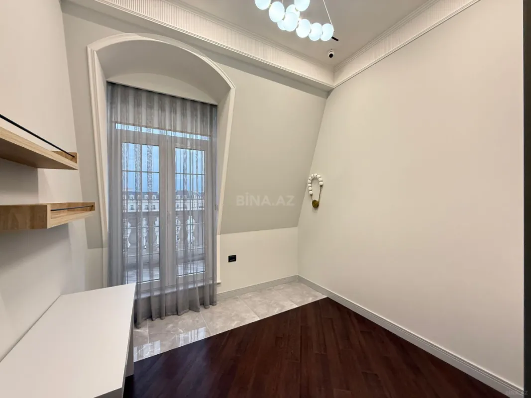 Satılır 3 otaqlı mənzil 115 m²