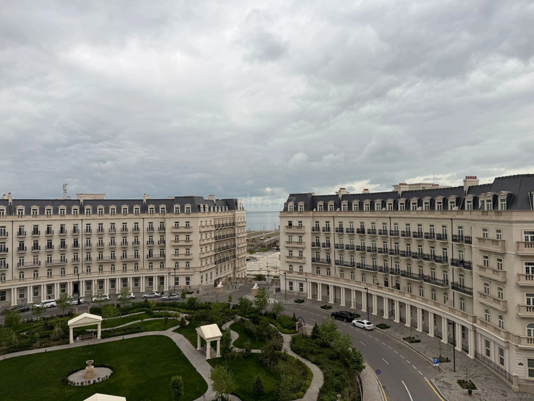 Satılır 3 otaqlı mənzil 115 m²