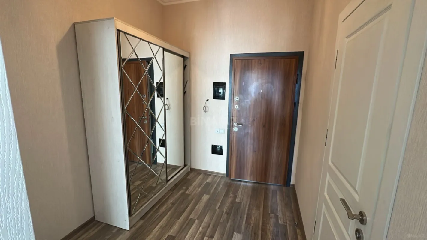 Kirayə verilir 2 otaqlı mənzil 65 m²