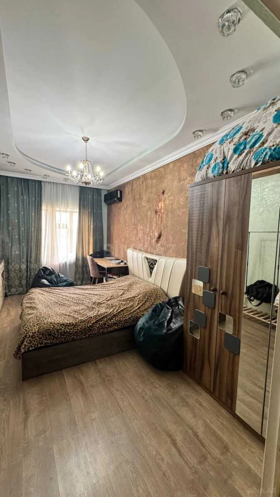 Satılır 2 otaqlı mənzil 85 m²