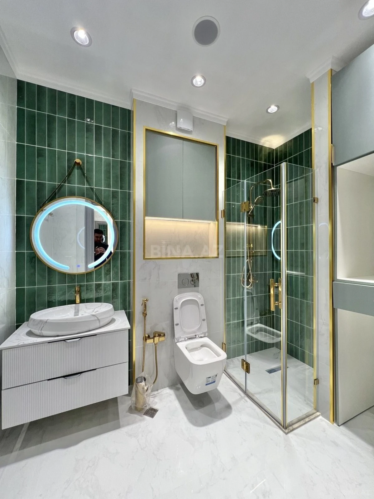 Satılır 3 otaqlı mənzil 117 m²