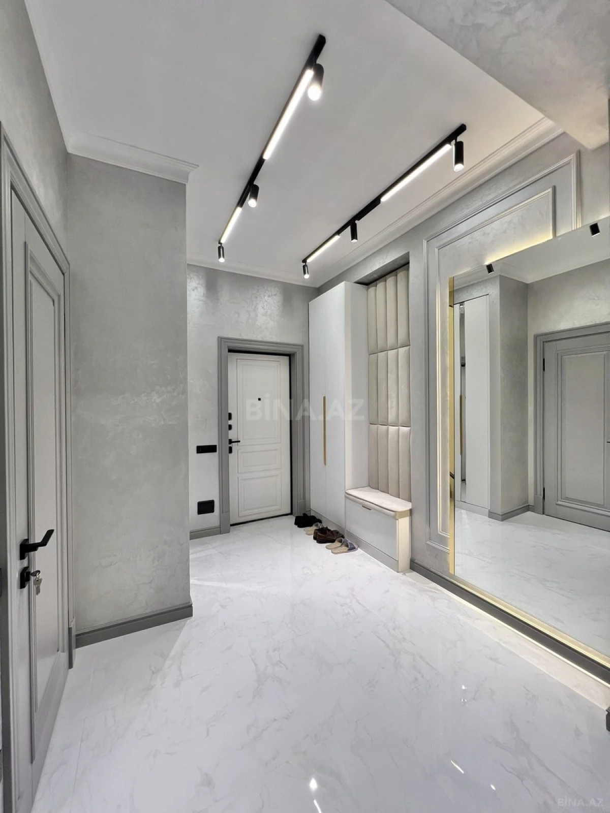 Satılır 3 otaqlı mənzil 117 m²