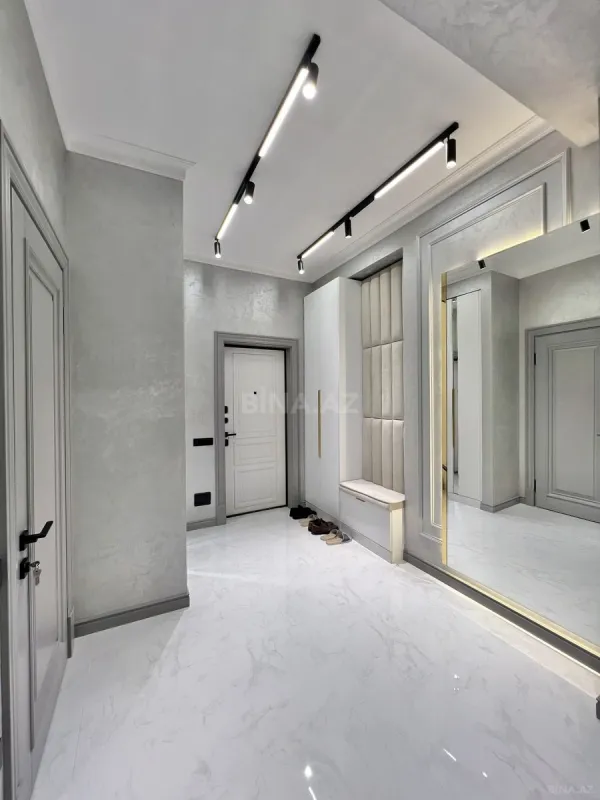 Satılır 3 otaqlı mənzil 117 m²