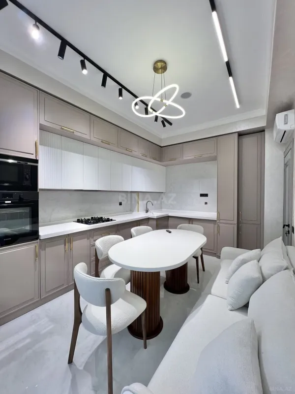 Satılır 3 otaqlı mənzil 117 m²