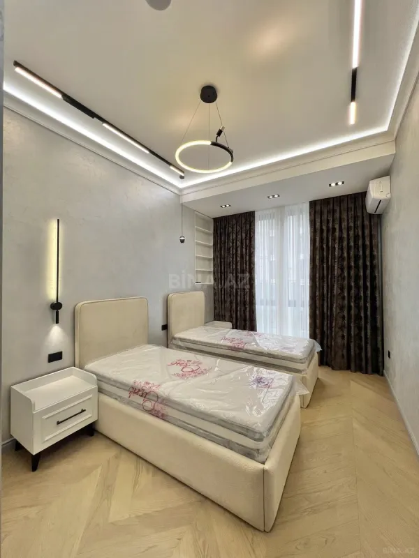 Satılır 3 otaqlı mənzil 117 m²