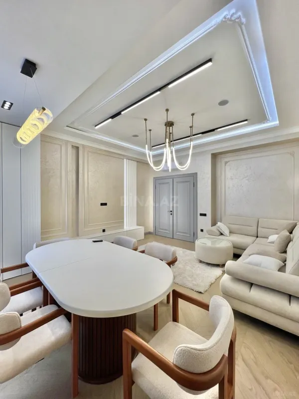 Satılır 3 otaqlı mənzil 117 m²