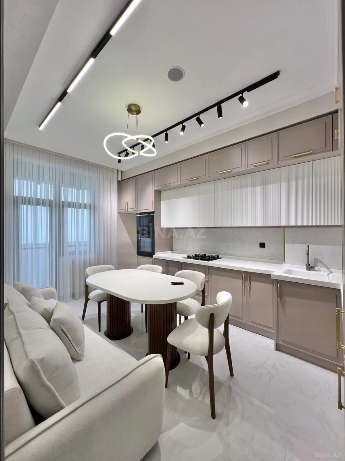 Satılır 3 otaqlı mənzil 117 m²