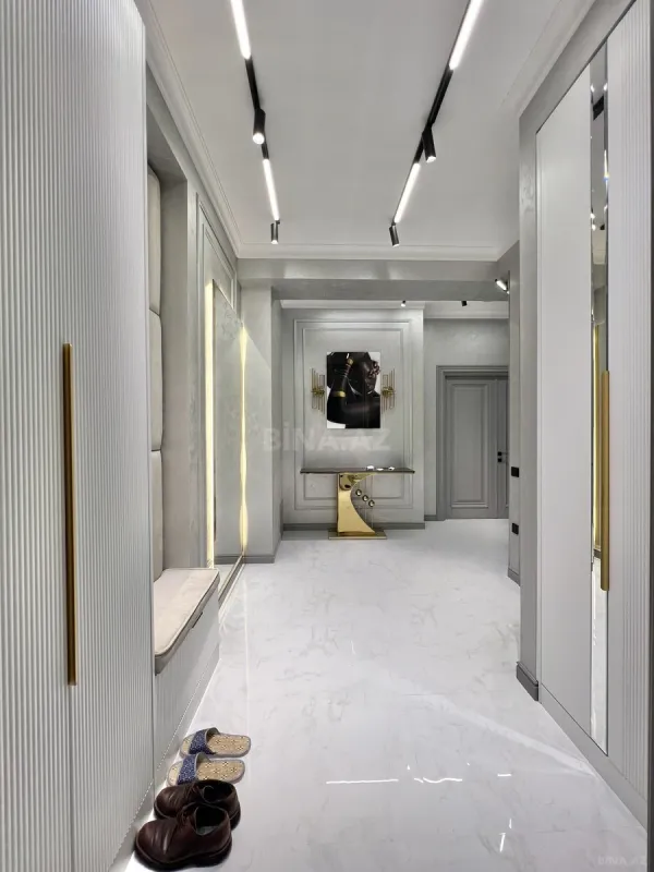 Satılır 3 otaqlı mənzil 117 m²