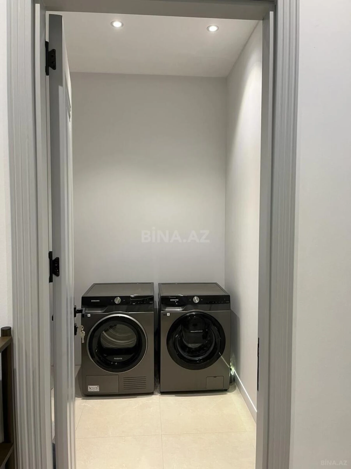 Kirayə verilir 2 otaqlı mənzil 82 m²