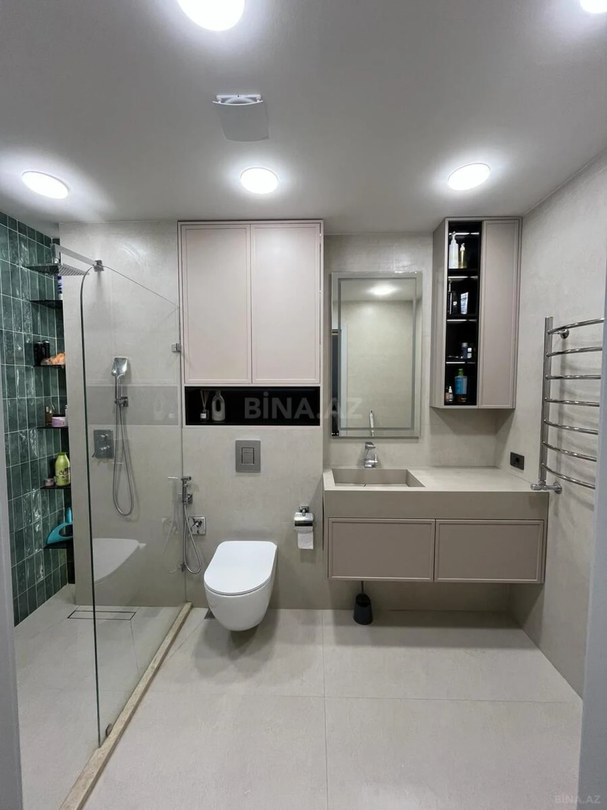 Kirayə verilir 2 otaqlı mənzil 82 m²