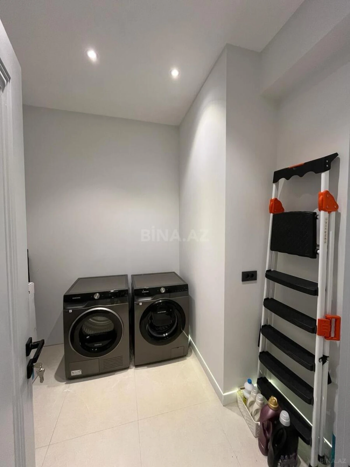 Kirayə verilir 2 otaqlı mənzil 82 m²