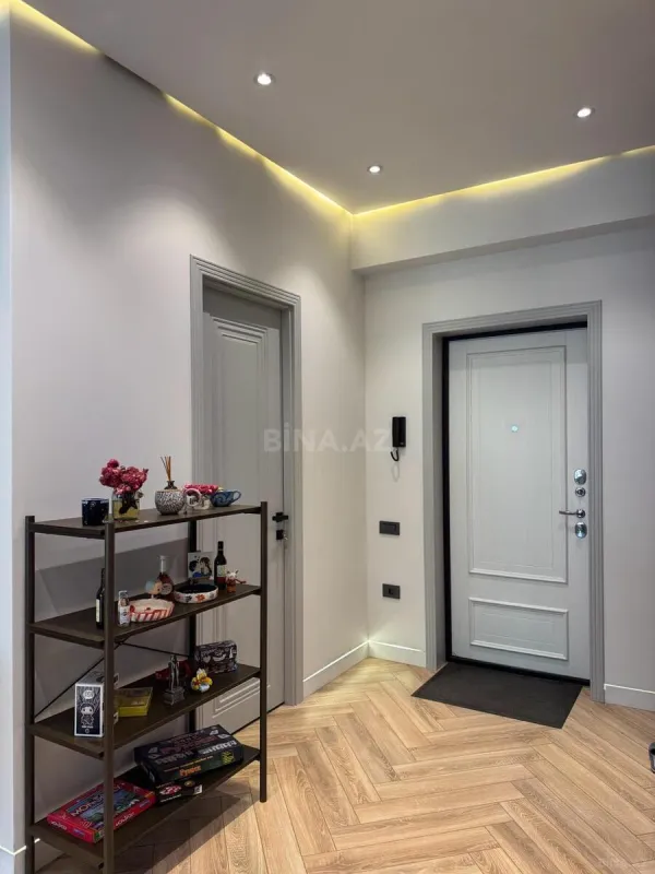 Kirayə verilir 2 otaqlı mənzil 82 m²