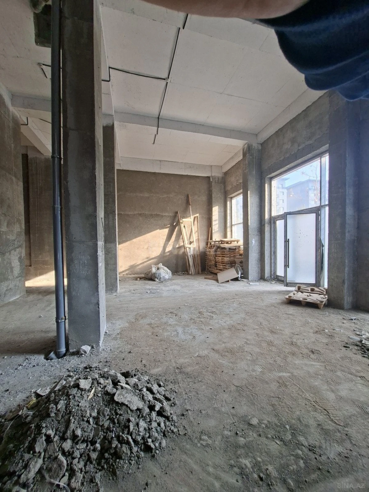 Satılır obyekt 111 m²