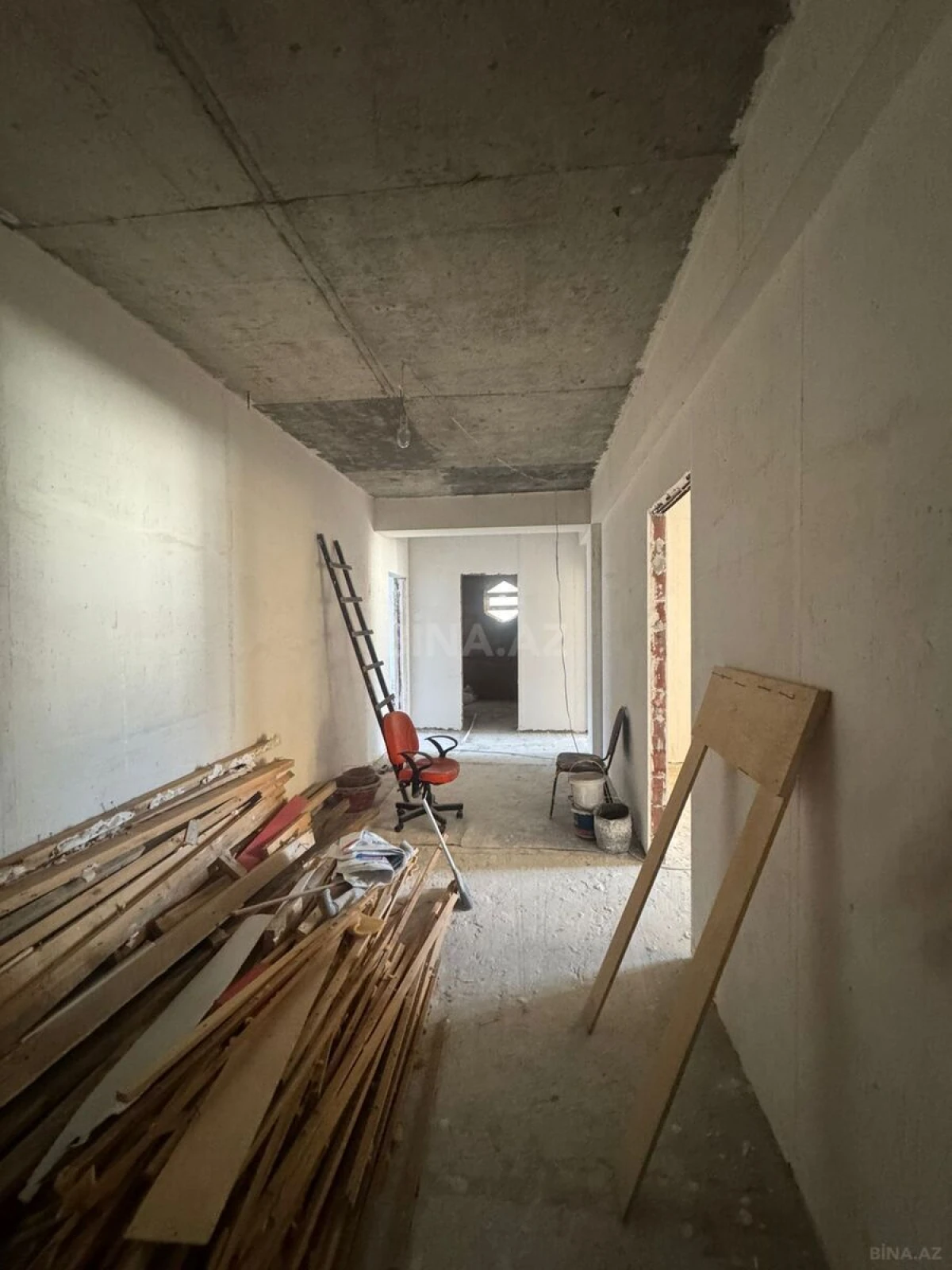 Satılır 2 otaqlı mənzil 119 m²