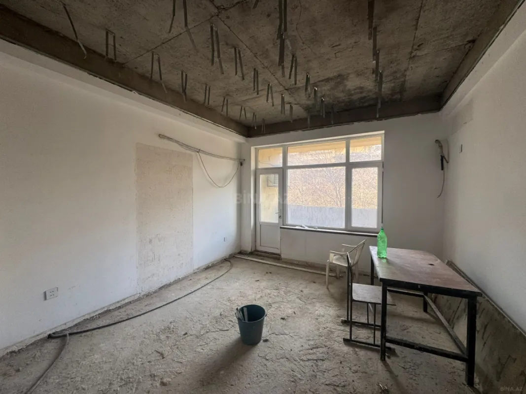 Satılır 2 otaqlı mənzil 119 m²