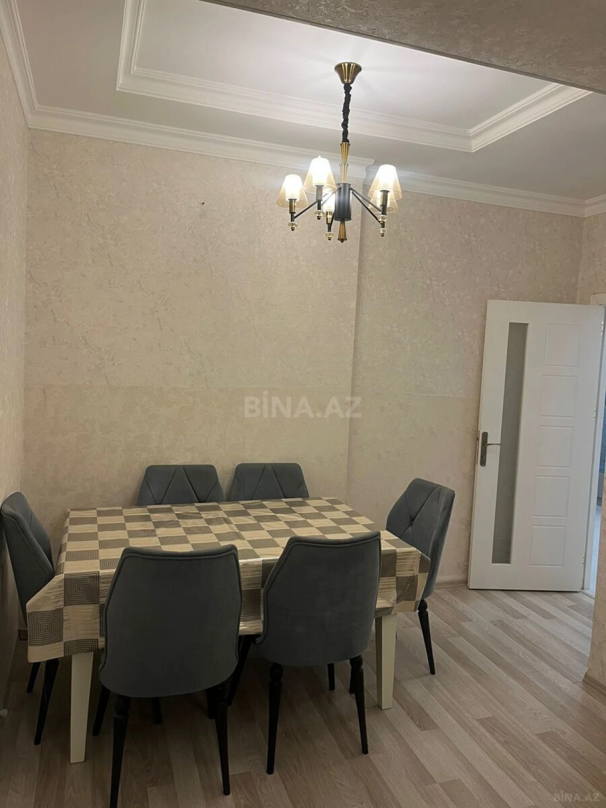 Kirayə verilir 2 otaqlı mənzil 65 m²