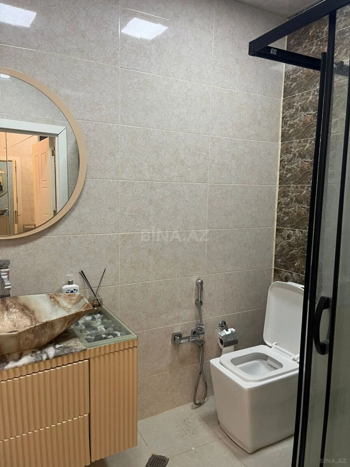 Kirayə verilir 2 otaqlı mənzil 65 m²
