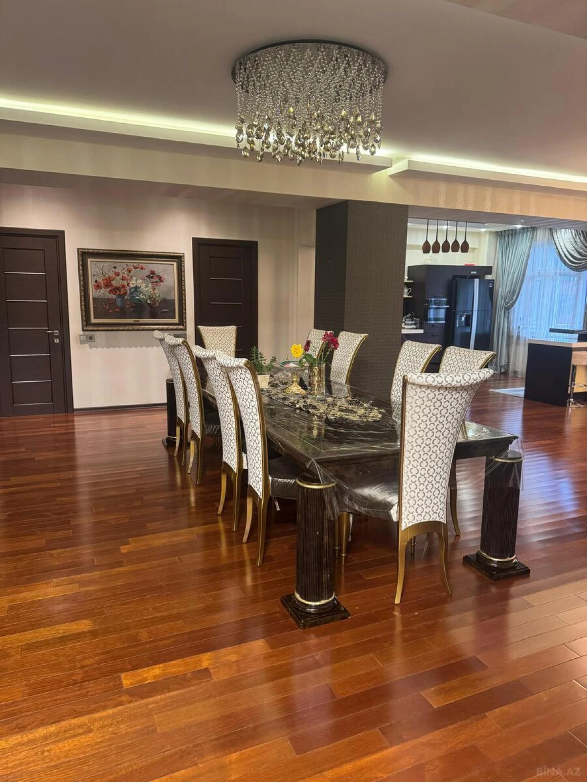 Satılır 4 otaqlı mənzil 170 m²