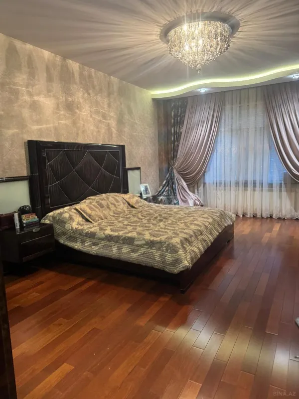 Satılır 4 otaqlı mənzil 170 m²