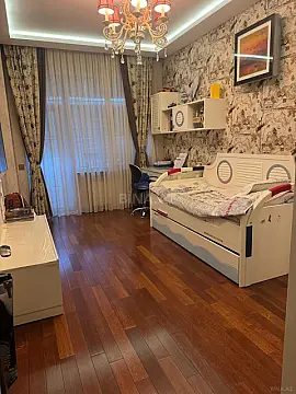 Satılır 4 otaqlı mənzil 170 m²