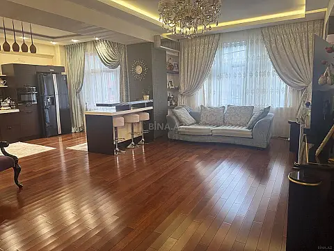 Satılır 4 otaqlı mənzil 170 m²