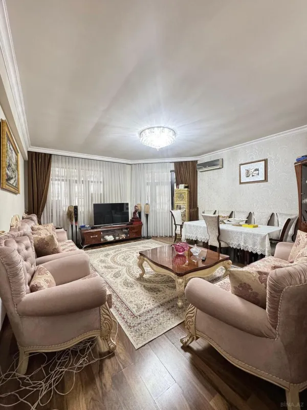 Satılır 3 otaqlı mənzil 147 m²