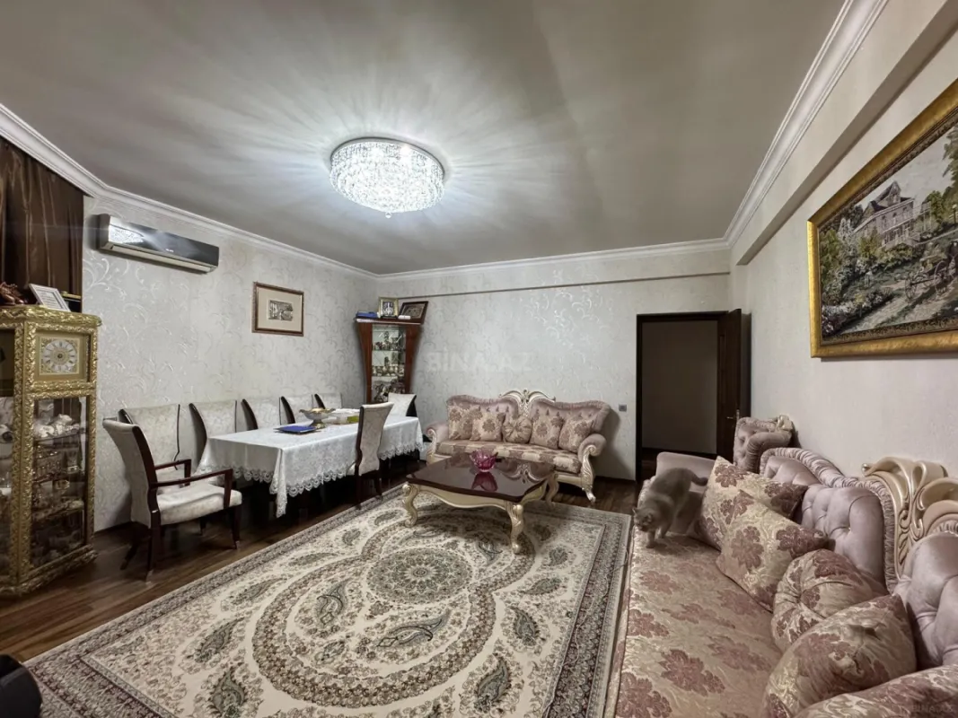 Satılır 3 otaqlı mənzil 147 m²