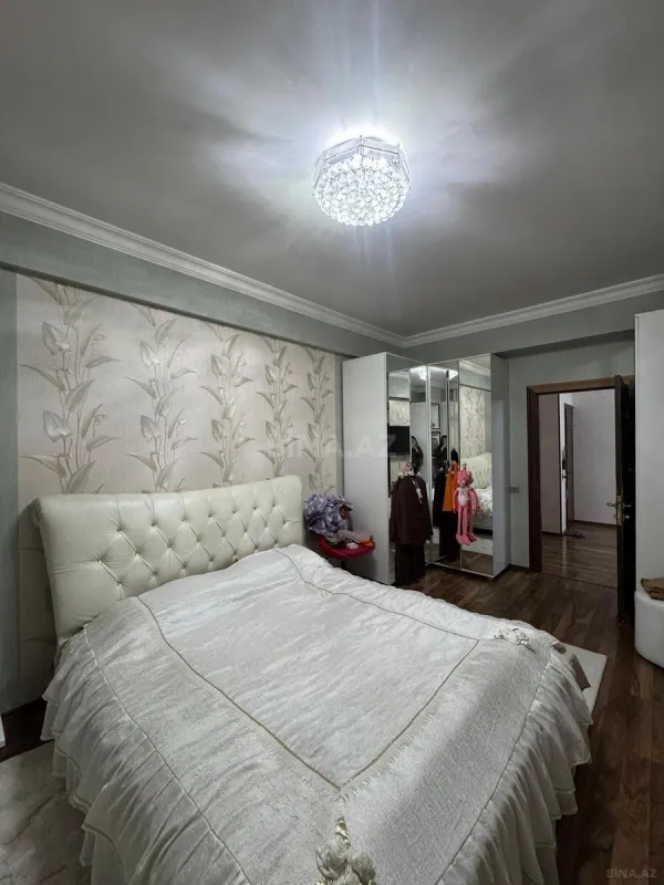 Satılır 3 otaqlı mənzil 147 m²