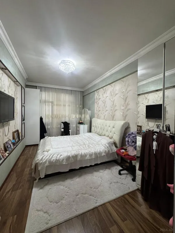 Satılır 3 otaqlı mənzil 147 m²