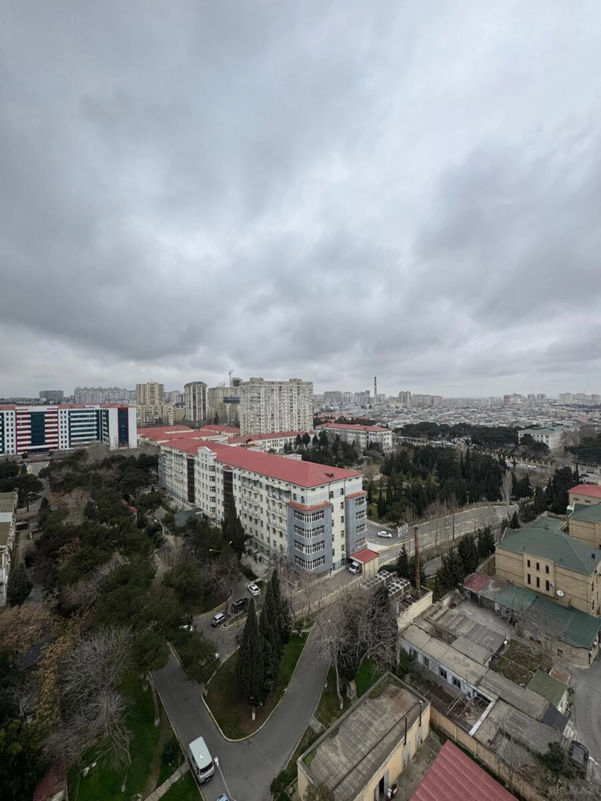 Satılır 3 otaqlı mənzil 147 m²