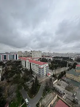 Satılır 3 otaqlı mənzil 147 m²