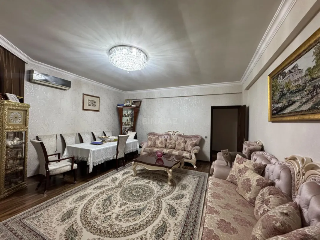 Satılır 3 otaqlı mənzil 147 m²